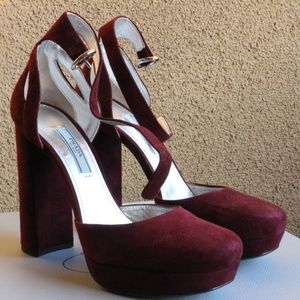 Prada Calzature Heels (euro) 37,5 (us) 7